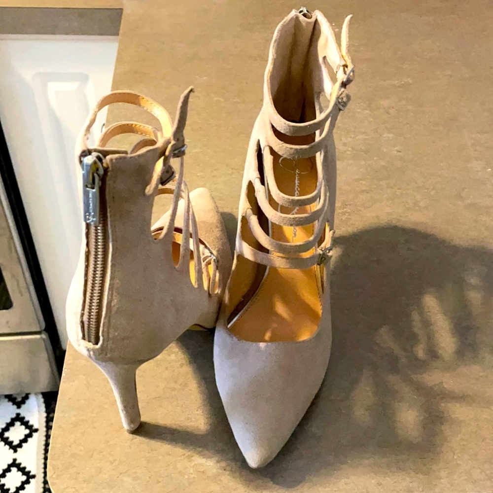 Strappy nude heals